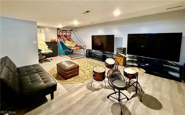 8524 Manchester Avenue NW, Canal Fulton, OH 44614