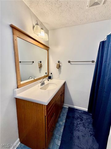 8524 Manchester Avenue NW, Canal Fulton, OH 44614