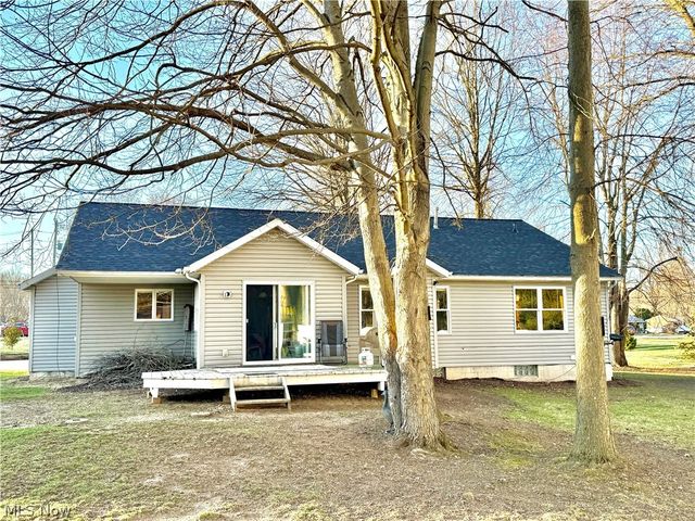 8524 Manchester Avenue NW, Canal Fulton, OH 44614