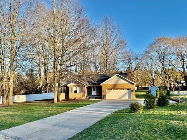 8524 Manchester Avenue NW, Canal Fulton, OH 44614