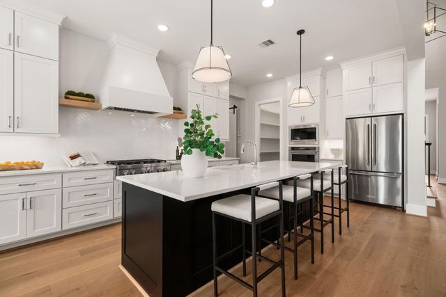 9541 Kerrwood Lane, Houston, TX 77080