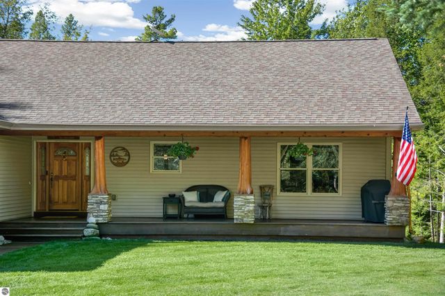 533 Fisher Road, Traverse City, MI 49685