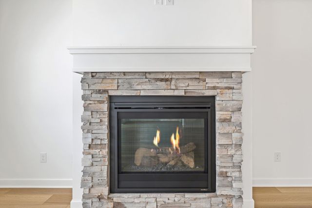 3825 Henna Avenue N, Oakdale, MN 55128