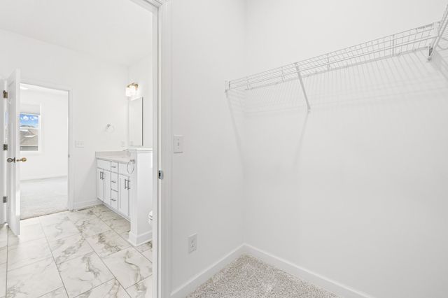 3825 Henna Avenue N, Oakdale, MN 55128