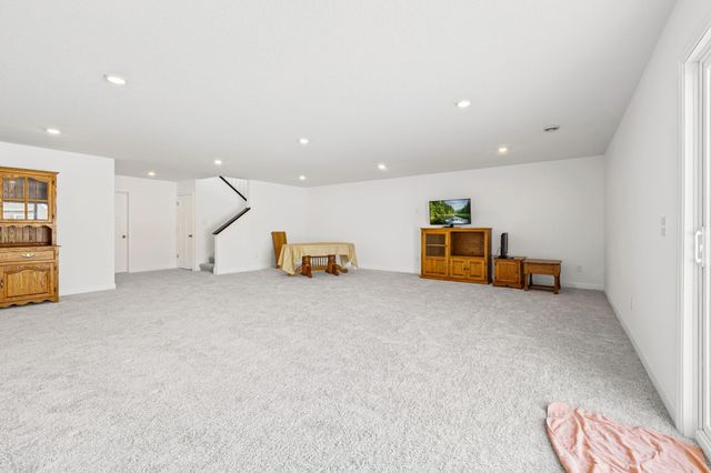 3825 Henna Avenue N, Oakdale, MN 55128