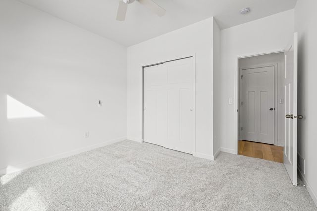 3825 Henna Avenue N, Oakdale, MN 55128