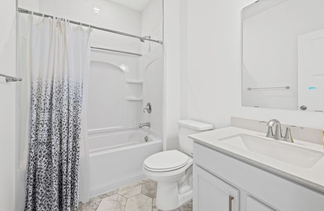 3825 Henna Avenue N, Oakdale, MN 55128