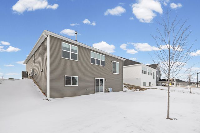 3825 Henna Avenue N, Oakdale, MN 55128