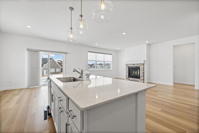 3825 Henna Avenue N, Oakdale, MN 55128