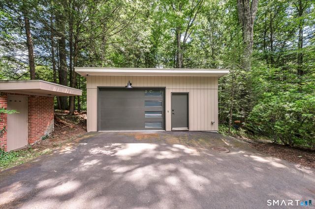 11 Pratt Farm Road, Granby, CT 06060