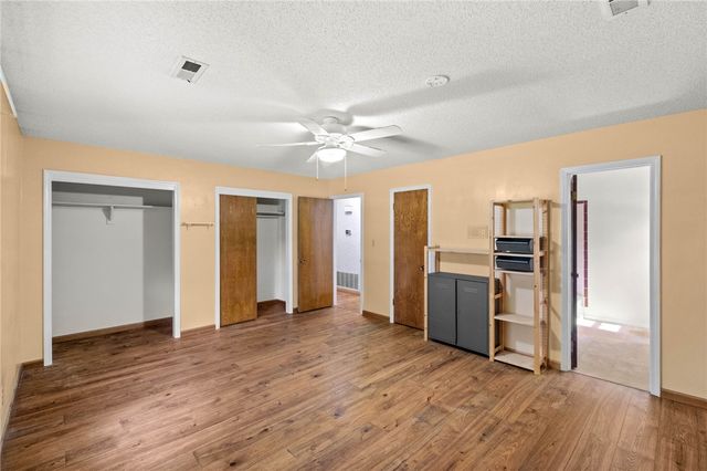 2514 E Sharon Street, Fayetteville, AR 72703