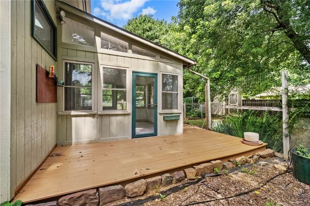 2514 E Sharon Street, Fayetteville, AR 72703