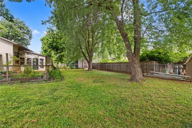 2514 E Sharon Street, Fayetteville, AR 72703