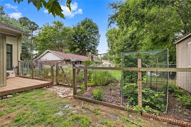 2514 E Sharon Street, Fayetteville, AR 72703