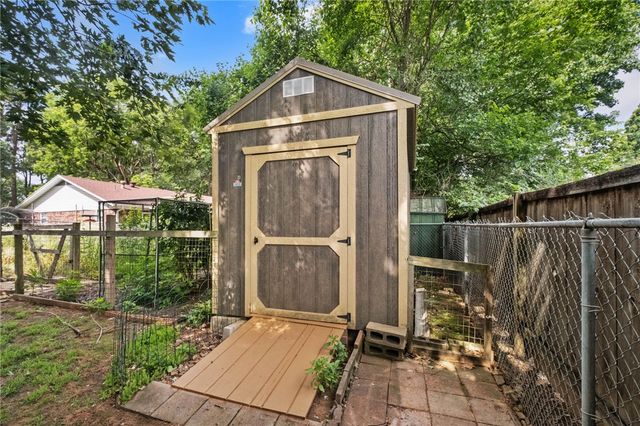 2514 E Sharon Street, Fayetteville, AR 72703