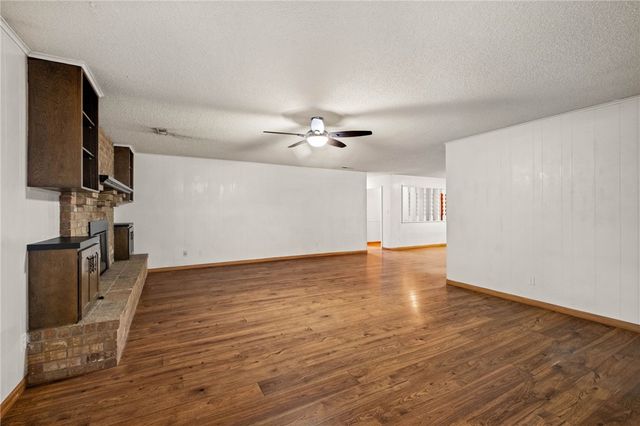 2514 E Sharon Street, Fayetteville, AR 72703