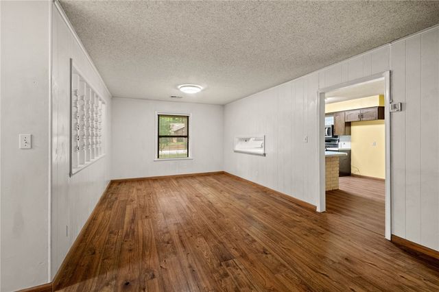 2514 E Sharon Street, Fayetteville, AR 72703