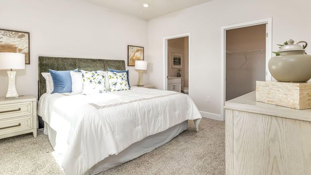 8166 Fox Hunt Drive, Milton, FL 32583