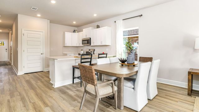 8166 Fox Hunt Drive, Milton, FL 32583