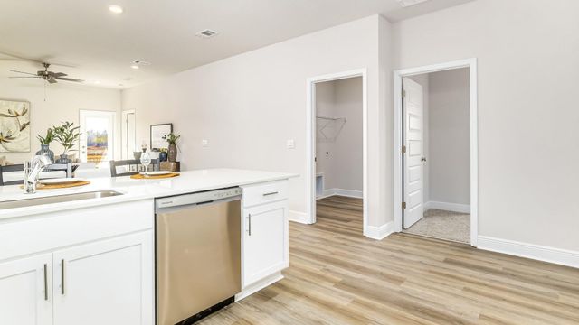 8166 Fox Hunt Drive, Milton, FL 32583