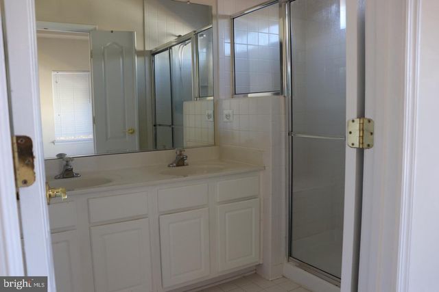 12031 OVERBRIDGE LN, Fairfax, VA 22030
