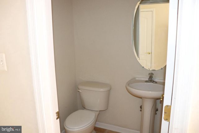 12031 OVERBRIDGE LN, Fairfax, VA 22030
