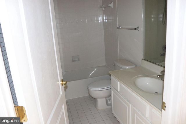 12031 OVERBRIDGE LN, Fairfax, VA 22030