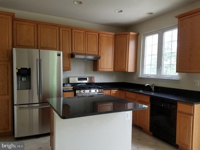 12031 OVERBRIDGE LN, Fairfax, VA 22030