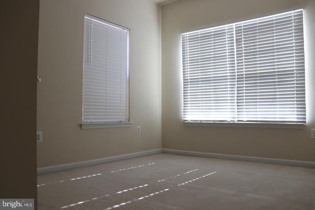 12031 OVERBRIDGE LN, Fairfax, VA 22030