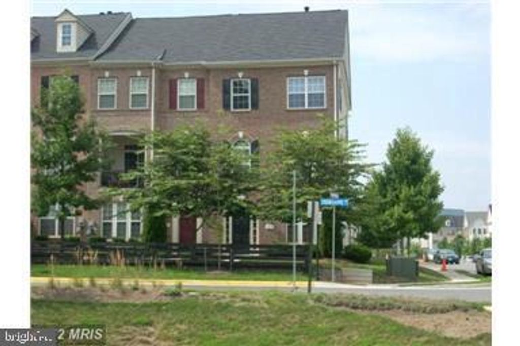 12031 OVERBRIDGE LN, Fairfax, VA 22030