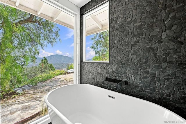 3425 Purer Rd, Escondido, CA 92029