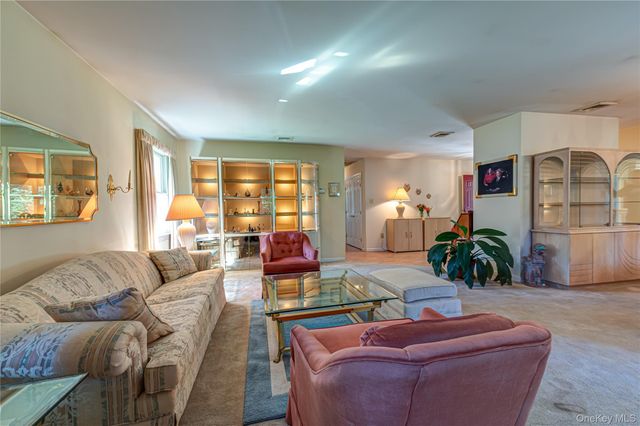 3 High Gate Drive, East Setauket, NY 11733