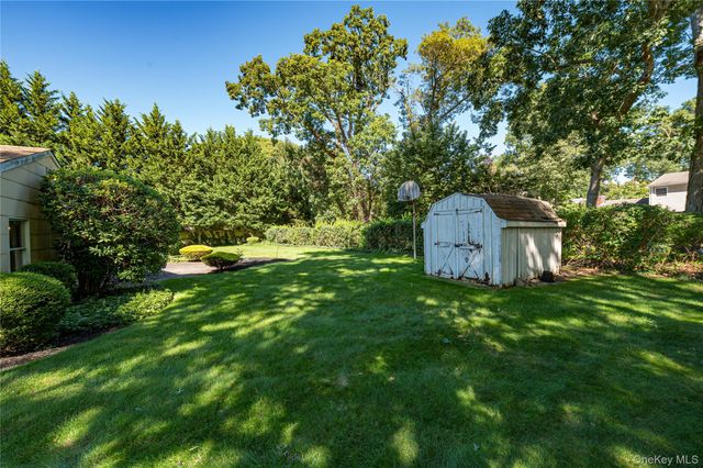 3 High Gate Drive, East Setauket, NY 11733