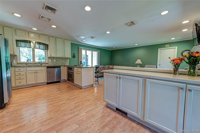 3 High Gate Drive, East Setauket, NY 11733