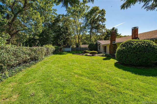 3 High Gate Drive, East Setauket, NY 11733