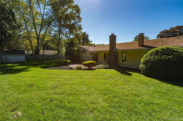 3 High Gate Drive, East Setauket, NY 11733