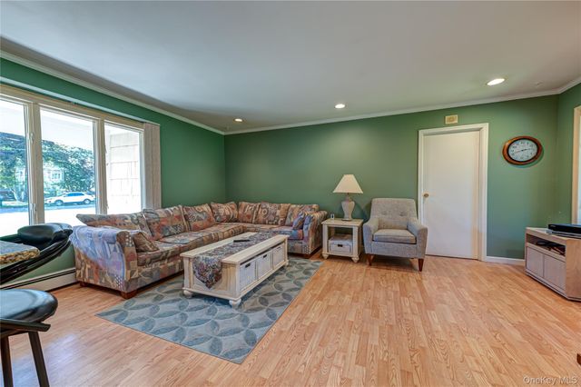 3 High Gate Drive, East Setauket, NY 11733