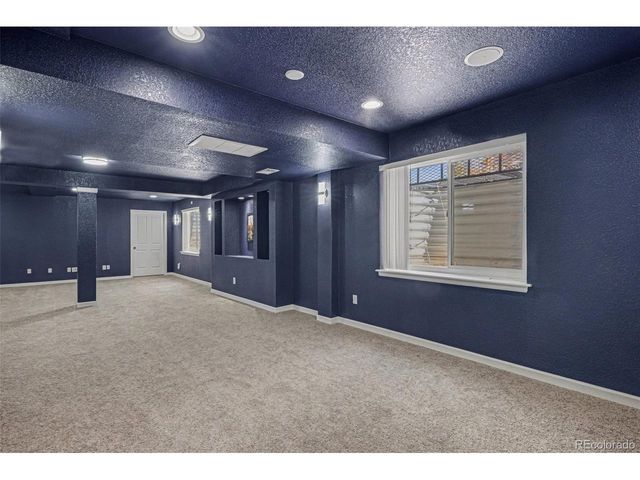 6915 S Fultondale Cir, Aurora, CO 80016