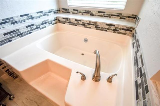 4620 Reagan St, Beaumont, TX 77706