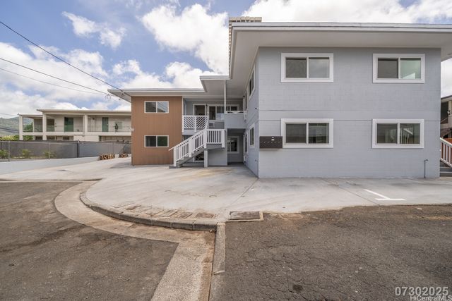 829 Waiaka Place, Honolulu, HI 96826