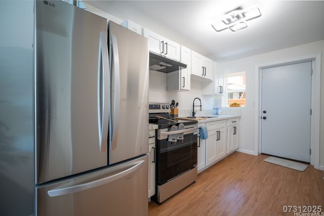 829 Waiaka Place, Honolulu, HI 96826