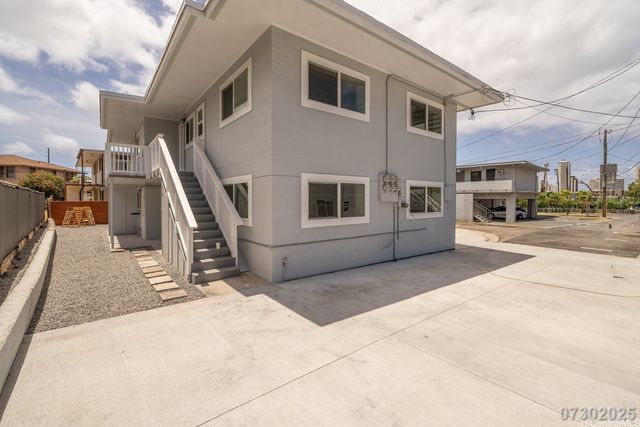 829 Waiaka Place, Honolulu, HI 96826