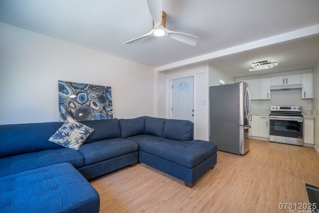 829 Waiaka Place, Honolulu, HI 96826