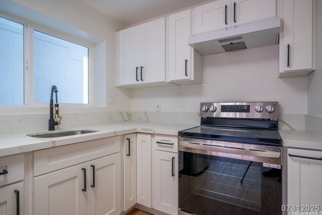 829 Waiaka Place, Honolulu, HI 96826