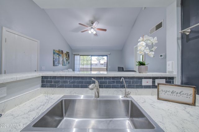 533 W GUADALUPE Road 2032, Mesa, AZ 85210