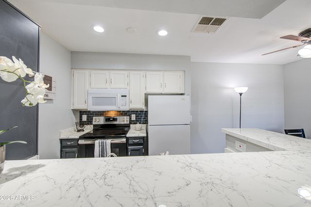 533 W GUADALUPE Road 2032, Mesa, AZ 85210