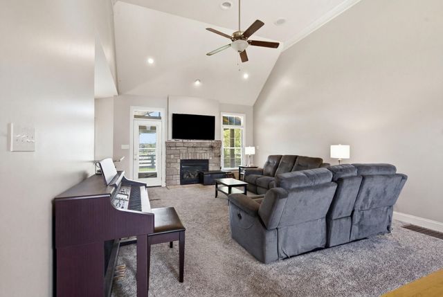 1084 Bay Colony Drive, Richmond, KY 40475