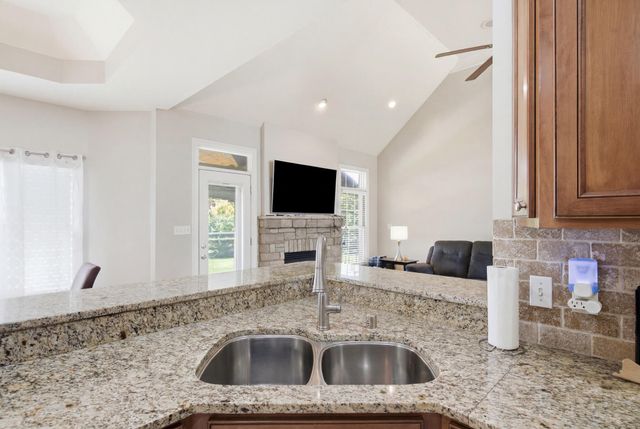 1084 Bay Colony Drive, Richmond, KY 40475
