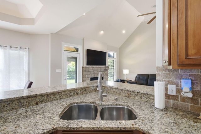 1084 Bay Colony Drive, Richmond, KY 40475