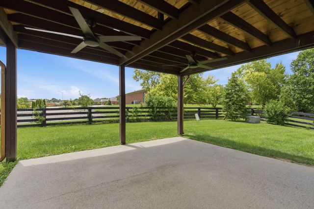 1084 Bay Colony Drive, Richmond, KY 40475